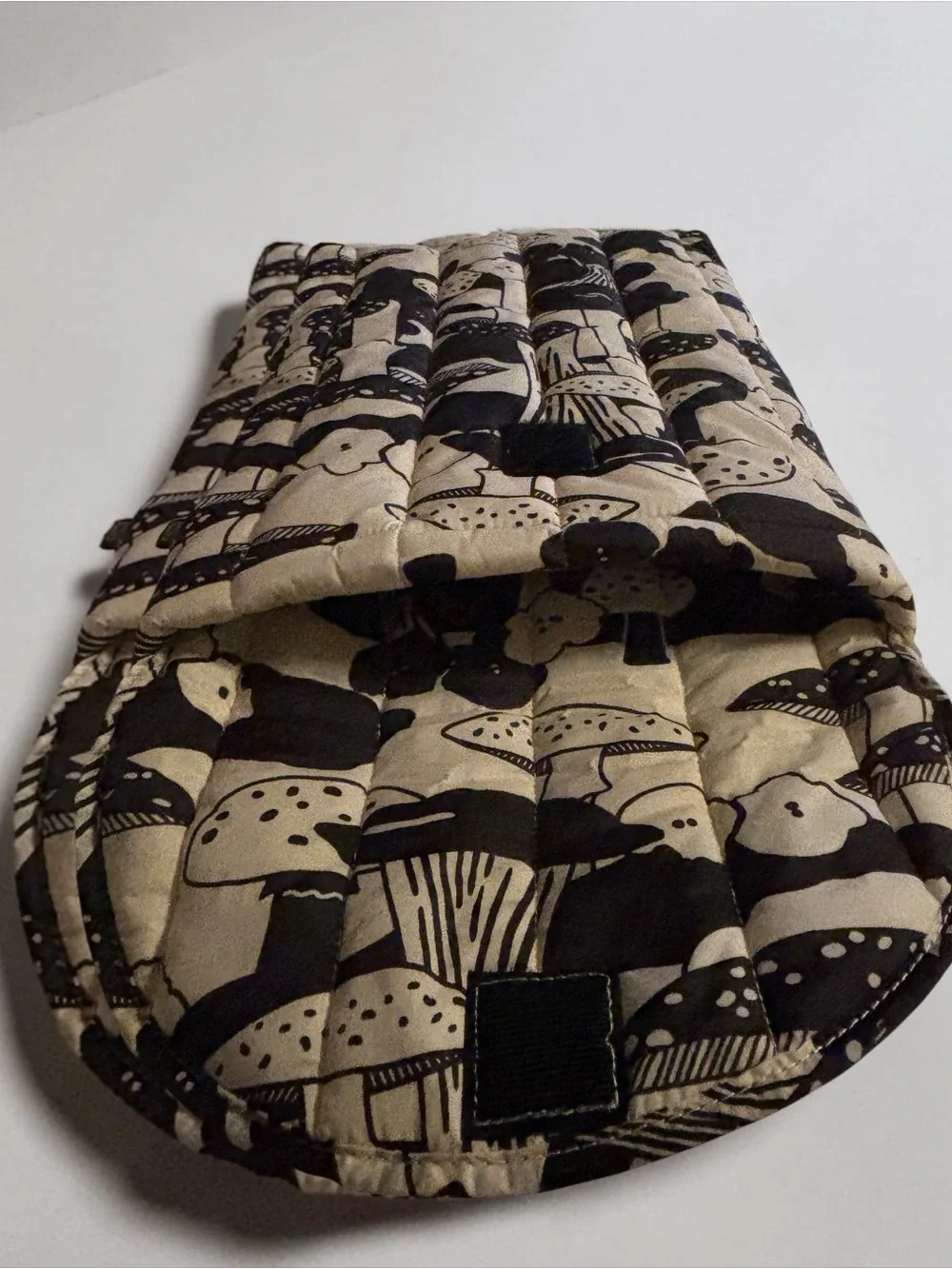 BAGGU Puffy Laptop Sleeve Black White Mushroom Print 14” Cottagecore